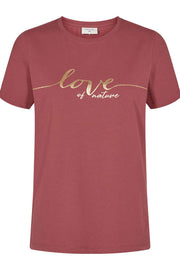 Fenja tee love sustainable | Brick red | T-shirt fra Freequent