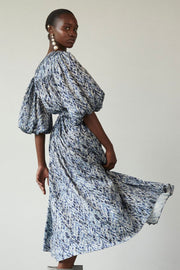 Mae Graphic Dress | Dress Blues | Kjole fra Copenhagen Muse