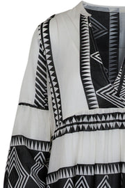 Miles Big Aztec Dress | Black | Lang kjole med print fra Neo Noir