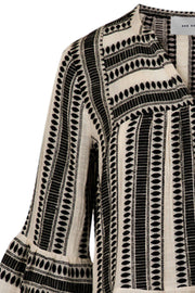 Gunvor Stitch Dress | Black | Kjole med print fra Neo Noir