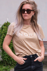 Ecco Tee | Camel | T-shirt fra Neo Noir