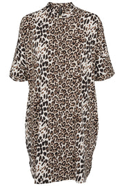 Astrid Dress | Leopard | Skjortekjole med print fra Prepair