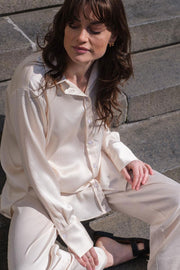 Margit Crepe Satin Shirt | Creme | Skjorte fra Neo Noir