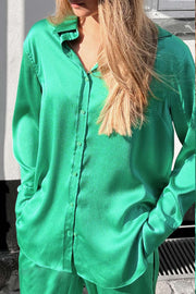 Margit Crepe Satin Shirt | Green | Skjorte fra Neo Noir