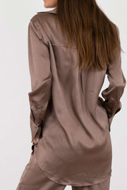 Margit Crepe Satin Shirt | Dusty Brown | Skjorte fra Neo Noir