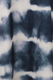 Larri Satin Tie Dye Dress | Antracit | Kjole fra Neo Noir