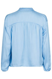 Binnet Satin Blouse | Light Blue | Skjorte fra Neo Noir