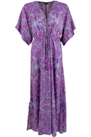 Luna Long V-Neck Dress | Lavender Paisley | Kjole fra Black Colour