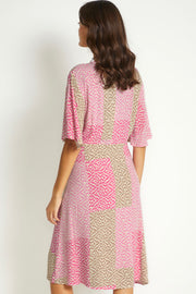 Tyra Dress | Pink Graphic | Kjole fra Culture