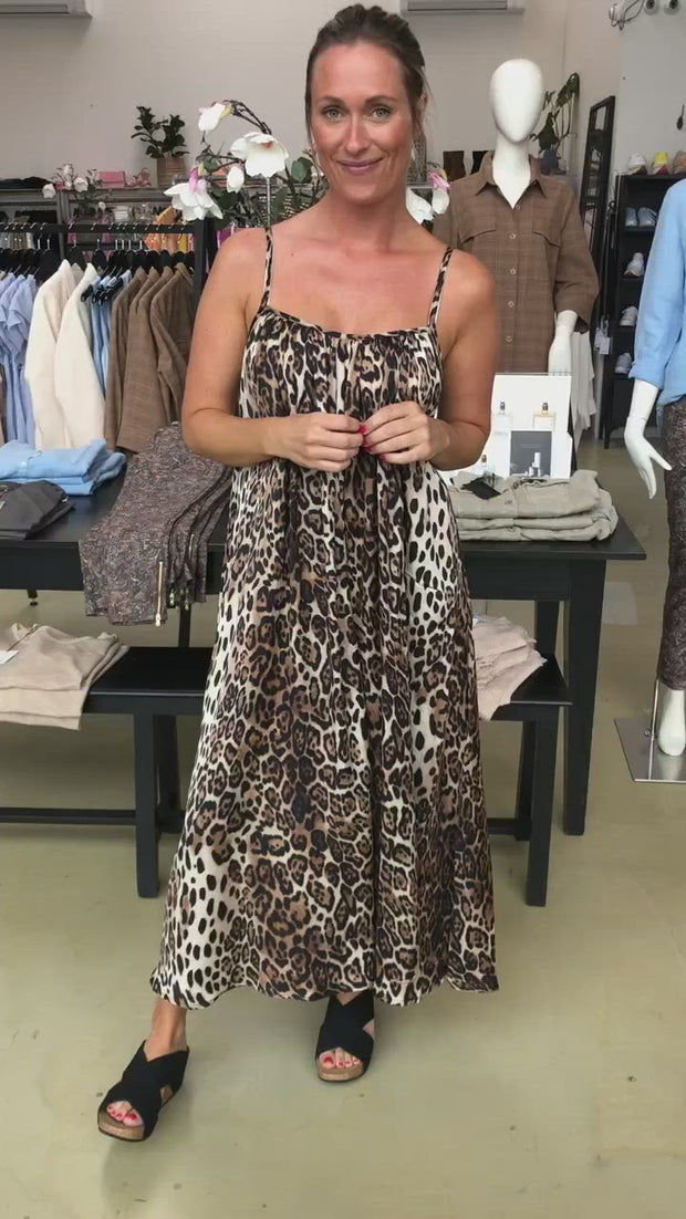 Celina Strap dress | Leopard | Strop kjole med print fra Black Colour