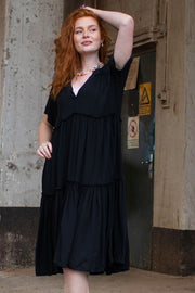 Ada Short Boho Dress | Black | Kjole fra Black Colour