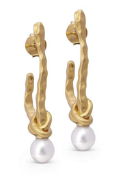 Aika | Guld | Øreringe med perler fra Enamel