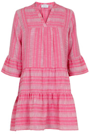 Gunvor Stitch Dress | Light pink | Kjole med print fra Neo Noir