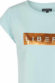Elly Tee | Blue Haze | T-shirt fra Liberté Essentiel