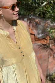 Luna Sleeveless Boho Dress | Yellow Sun | Kjole fra Black Colour