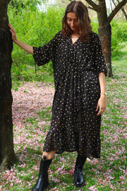 Karoline Dress | Black Gold Flower | Kjole fra Liberté