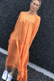 Lex Dress | Orange | Lang kjole fra Black Colour