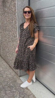 Sunrise Crop Ming Flower Dress | Black | Kjole fra Co'couture