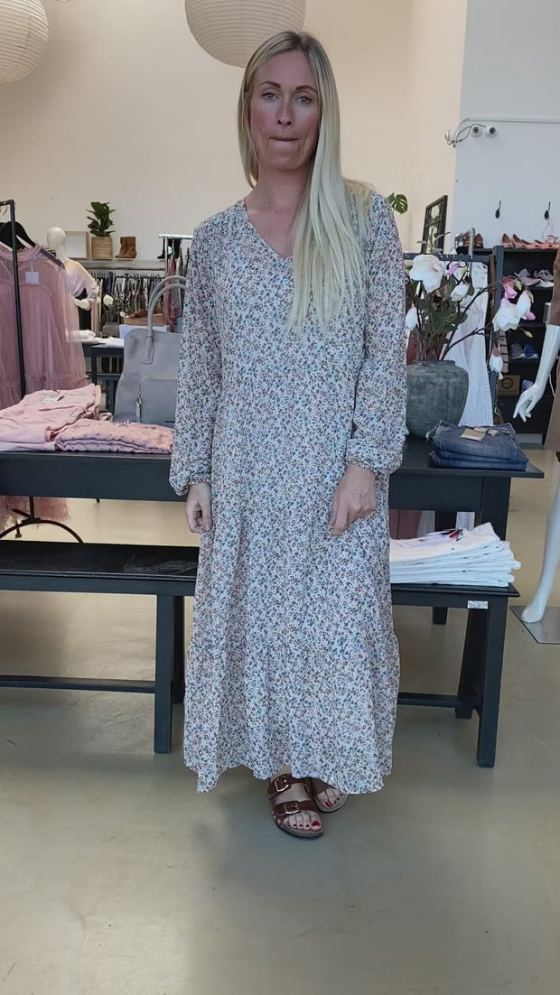Amalie dress | Maxi kjole med print fra Prepair
