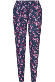 Alma pants | Navy Pink Flower | Bløde bukser fra Liberté