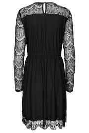 Alma Lace Dress2 | Black | Kjole med blonder fra Liberé Essentiel