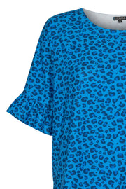 Alma Frill T-shirt | Sky Blue Leo | T-shirt fra  Liberté Essentiel