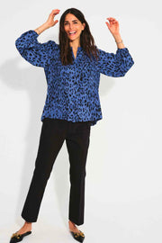Asia Blouse | Palace Blue w. Black | Bluse fra Freequent