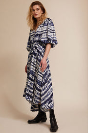 Mae Dress Batik | Batik Print Blue | Kjole fra Copenhagen Muse