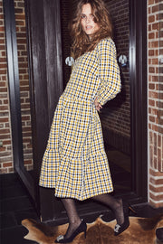 Charlette Check Dress | Sennepsfarvet | Kjole med tern fra Co'Couture