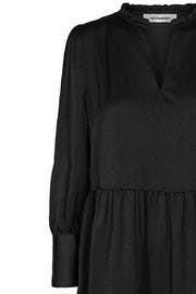 Belle Dress | Sort | Kjole med flæser fra Co'Couture