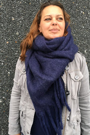 Mørkegrå HELINA halstørklæde I Stylesnob | Helina Scarf