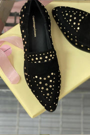 Molly Suede | Black | Ruskinds loafer med nitter fra Copenhagen Shoes –