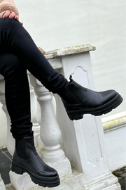 You And Me Low 22 | Black (with Black sole) | Boot fra Copenhagen Shoes