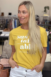 Fenja Tee Sus Sustain | Gul | T-shirt med tekst fra Freequent