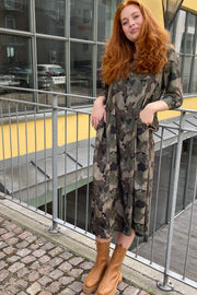 Kenna camouflage dress | Camouflage | Kjole fra Black Colour