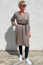 Willows Dress | Sand // Black | Kjole fra French Laundry