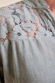 Lacey Lace Shirt |  Skjorte fra Marta du Chateau