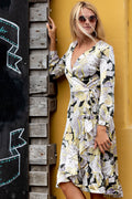 Clarine Satin Wrap  | Paisley Print Gold | Kjole fra American Dreams
