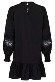 Katja Embroidery Dress | Black | Kjole fra Neo Noir