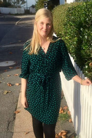 JADE DRESS | Grøn | Kjole med 3/4 ærmer fra LOLLYS LAUNDRY