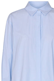 Nanna 5 | Light blue/white stripe | Skjorte fra Leveté