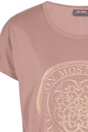 Yara O-Neck Tee | Rosa | T-shirt med guld tryk fra Mos Mosh