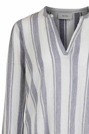 Julie Stripe Shirt | White | Skjorte fra NEO NOIR
