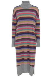 Stevie | Multi Stripe | Strik kjole med striber fra Project AJ117