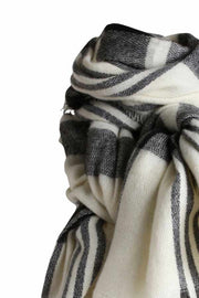 Rhonda Scarf | Black & White | Tørklæde fra Stylesnob