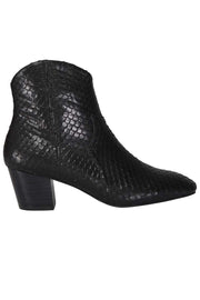 Boot | Black | Støvlet i croco skind fra Sofie Schnoor