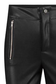Petit Pants | Black | Bukser i imiteret læder fra Sofie Schnoor