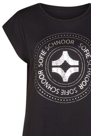 Nikoline T-shirt | Black | T-shirt med tryk fra Sofie Schnoor