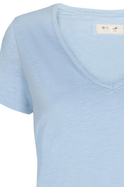 Arden Organic V-neck Tee | Celestial Blue | T-Shirt fra Mos Mosh