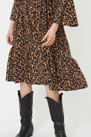 Hanne Dress | Leopard | Kjole med leo print fra Sofie Schnoor